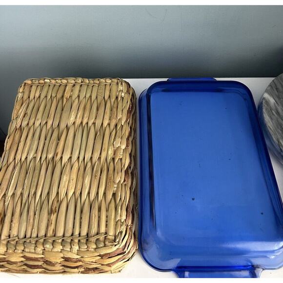 Cobalt Blue Anchor Hocking 2 Qt Baking Dish w/ Woven Basket 8" x 11" Casserole - Picture 4 of 10